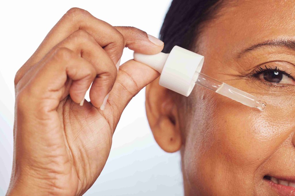 The Role of Glass Roller Bottles in Hyaluronic Acid Anti-Wrinkle Serum Application
