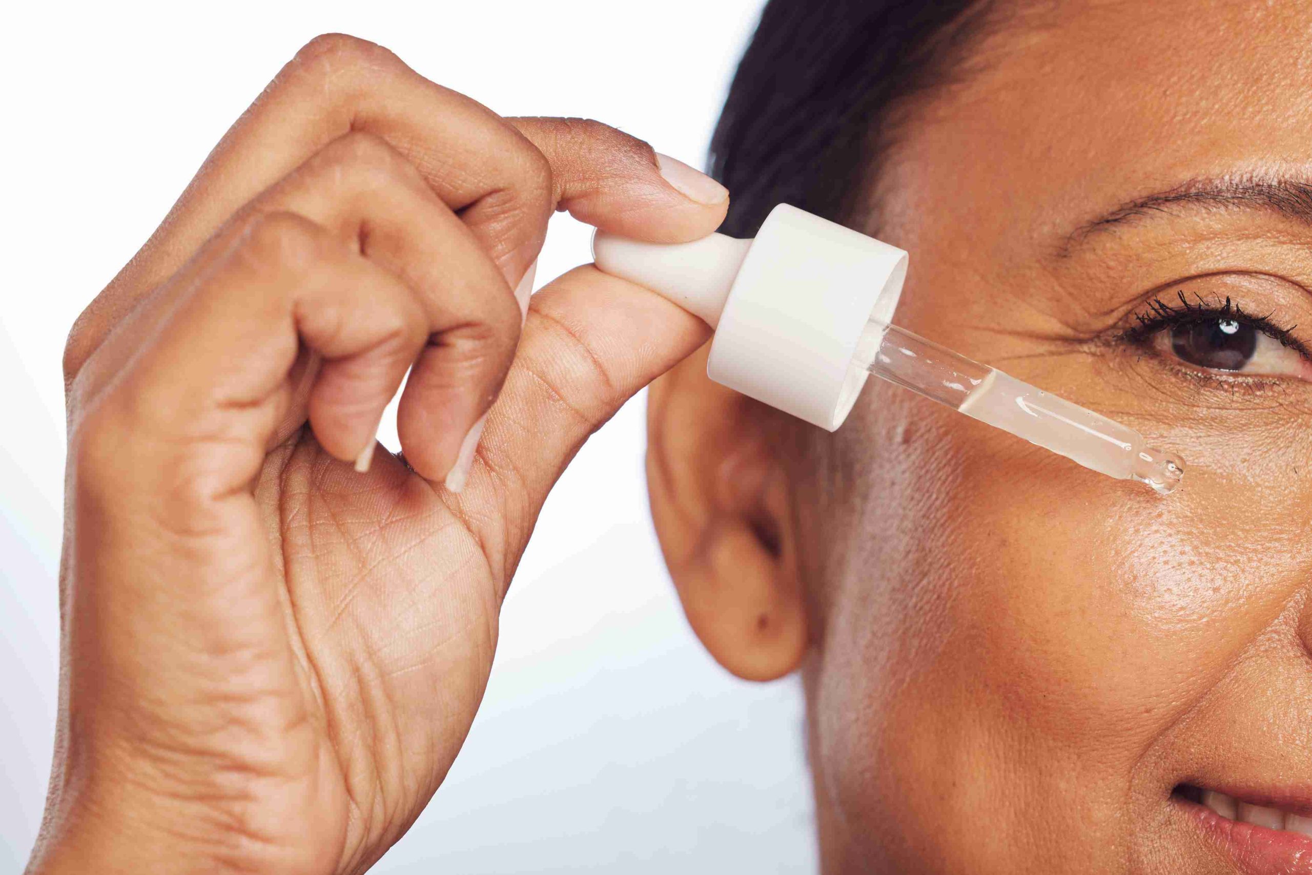 The Role of Glass Roller Bottles in Hyaluronic Acid Anti-Wrinkle Serum Application