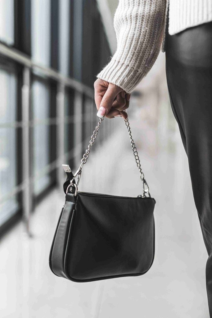 The Future of Fashion Materials: Polyester Oxford Composite Fabric and the Curved Shoulder Bag Makeover