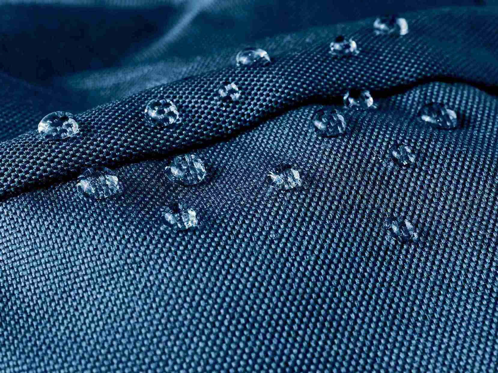 Urban Tech-Wear Essentials 2026: Why Moisturizing Lip Balm and Nylon Waterproof Fabric Define Modern Commuter Gear