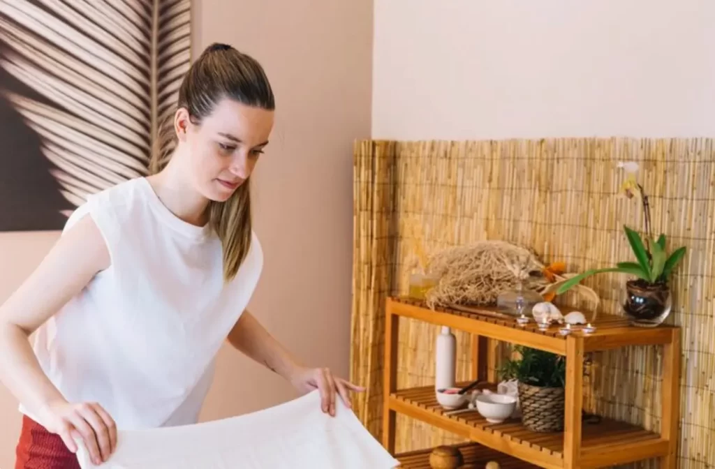 Fiberglass and GRC table manufacturer
specialize in women’s wear, primarily using linen and ramie fabrics
