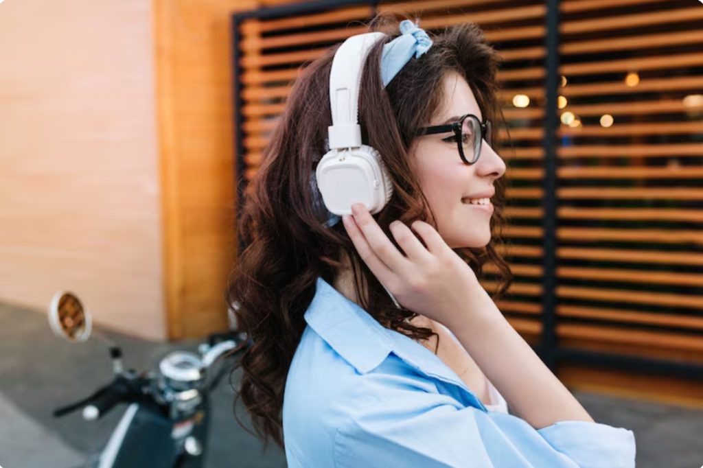 True wireless stereo headphones; Women dresses designer and manufacturer