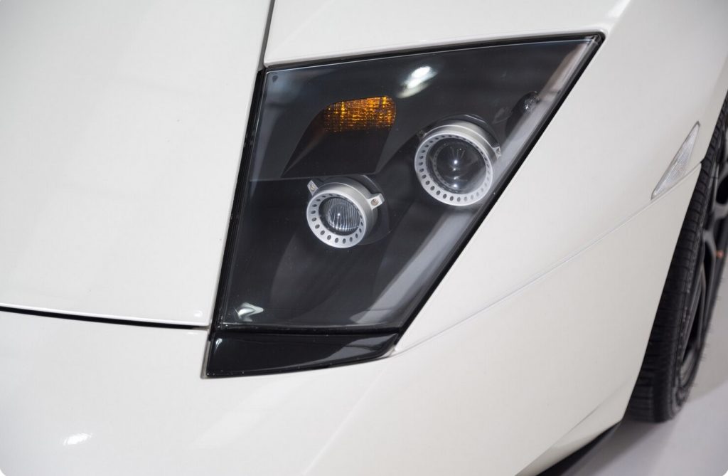 How Custom Keychain Manufacturing and Automotive LED Lighting Reflect Modern Design Innovation?