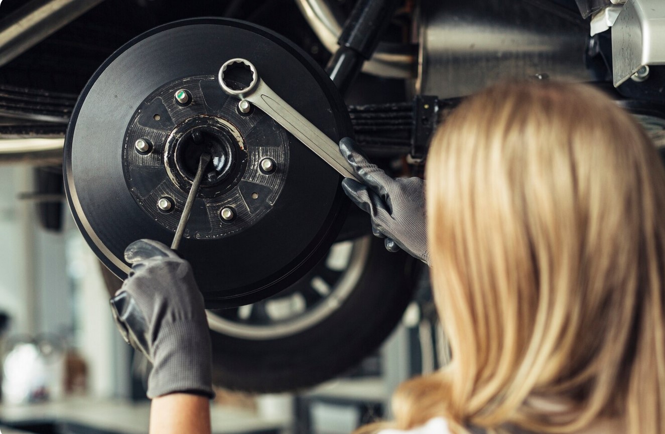 Why Automotive Brake System Manufacturers Rely on High Quality Heavy Duty Gear Oil?