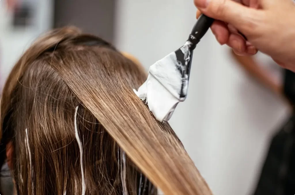 Hair dye shampoo (XIZITANG); Disposable bouffant cap (ShiJingCheng Nonwoven Products)