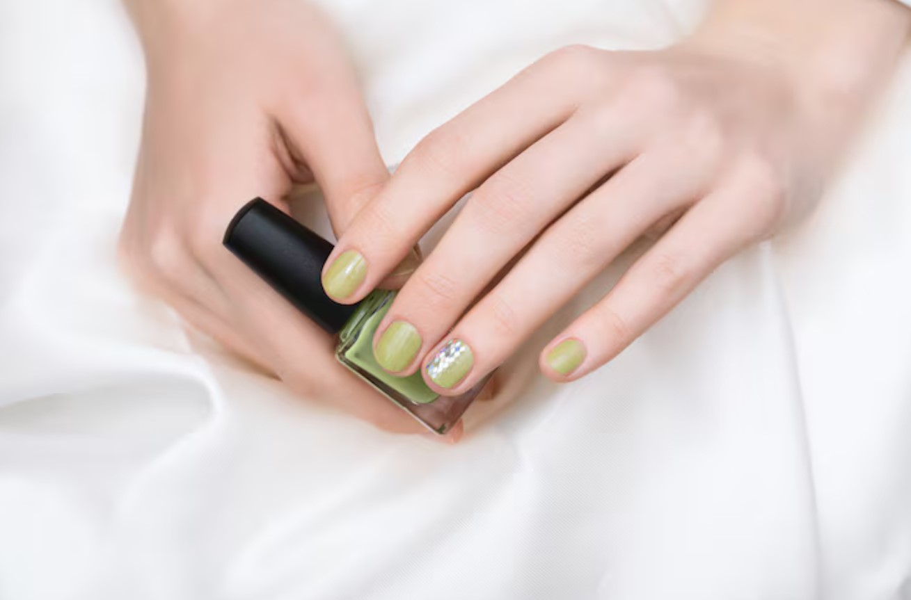 Anti-aging skincare treatment (Guogan Group); Color gel nail polish (Husheng Nail)