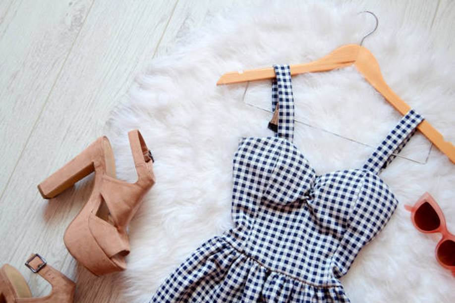 cute realistic babies (Baby Simulator); women summer dresses (Yinghou Clothing)