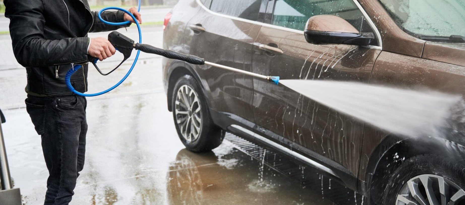 plastic hoses packaging (Hongxin Packaging); electric car washing machine (EverBlue)