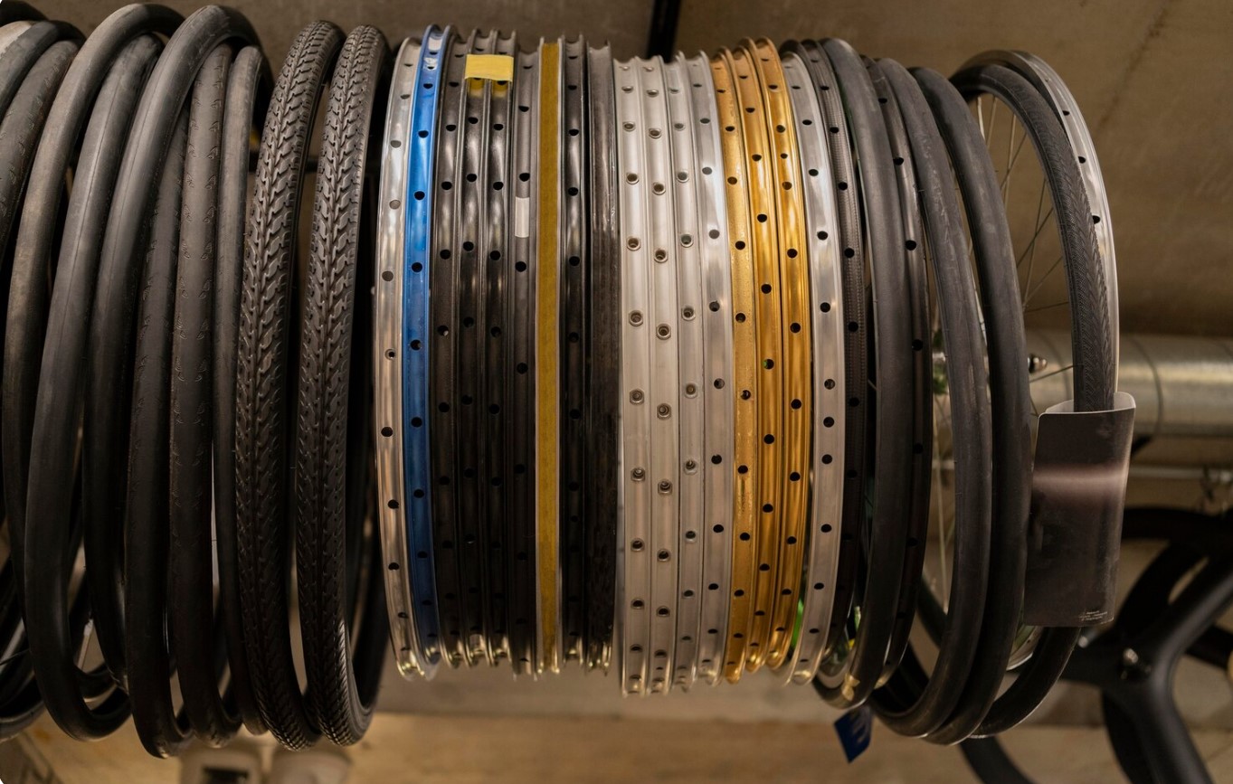 closed upright roll forming machine (Konix Machinery) ; industrial grade power cord (Yongrui Electronics Technology Group)